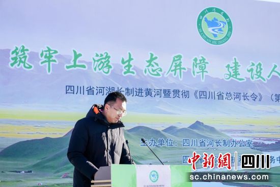 活动现场。罗文龙摄 活动现场。罗文龙摄