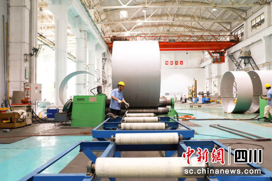 空分集团容器生产车间。李一菲 摄 空分集团容器生产车间。李一菲 摄