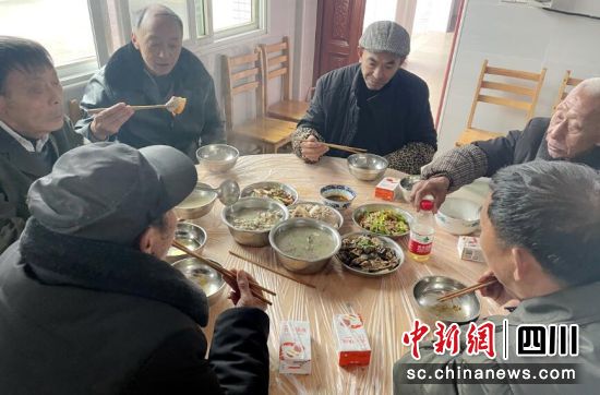 敬老院里年味浓。泸县融媒体中心供图 敬老院里年味浓。泸县融媒体中心供图