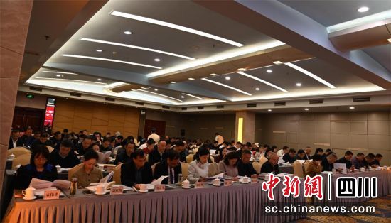 认真学习报告。民盟四川省委会供图 认真学习报告。民盟四川省委会供图