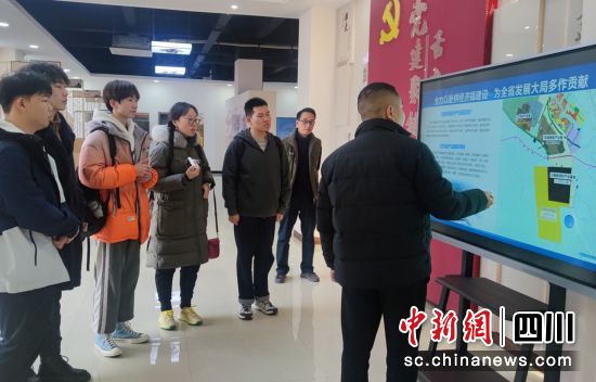 调研现场。沿滩融媒 供图 调研现场。沿滩融媒 供图