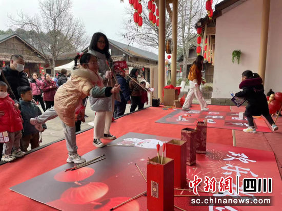 一起开心互动。成都绿舟博物馆 供图 一起开心互动。成都绿舟博物馆 供图