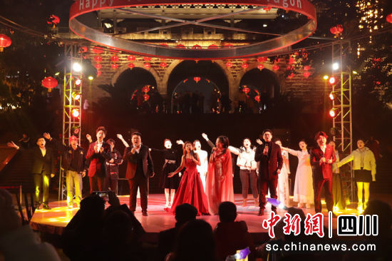 现场表演。秦旭 摄 现场表演。秦旭 摄