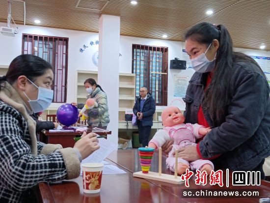 培训送到家门口。泸县融媒体中心供图 培训送到家门口。泸县融媒体中心供图