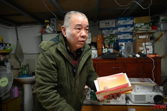 钟德智收藏有龙图案的信封和明信片 钟德智收藏有龙图案的信封和明信片