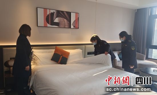 检查现场。荣县卫健 供图 检查现场。荣县卫健 供图