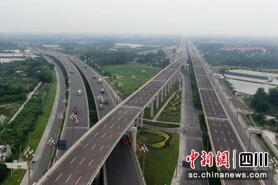 成都天府大道北延线正线新建段通车。成都住建供图 成都天府大道北延线正线新建段通车。成都住建供图