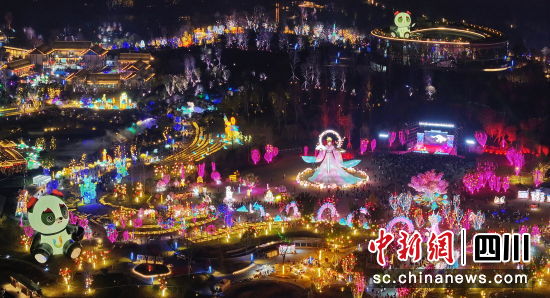 灯会现场。李向雨摄 灯会现场。李向雨摄
