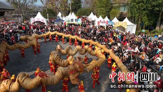 平乐古镇特色国潮活动。(平乐古镇 供图) 平乐古镇特色国潮活动。(平乐古镇 供图)