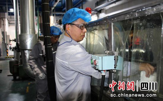 生产现场。富顺融媒 供图 生产现场。富顺融媒 供图