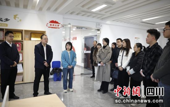 慰问现场。大安融媒 供图 慰问现场。大安融媒 供图
