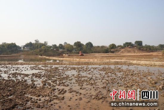 土地“小改大” 春灌保丰收。龙马潭区融媒体中心供图 土地“小改大” 春灌保丰收。龙马潭区融媒体中心供图