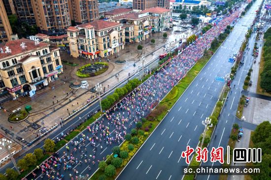 仁寿大道比赛现场。(资料图)刘忠俊 摄 仁寿大道比赛现场。(资料图)刘忠俊 摄