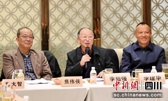 专家支招。四川省酒类流通协会 供图 专家支招。四川省酒类流通协会 供图