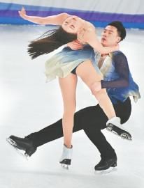 四川队吴楠、石尚在花样滑冰公开组冰上舞蹈自由舞的比赛中。 四川队吴楠、石尚在花样滑冰公开组冰上舞蹈自由舞的比赛中。