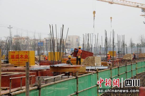 青羊总部经济基地产业园四期施工现场。黄成薇 摄 青羊总部经济基地产业园四期施工现场。黄成薇 摄