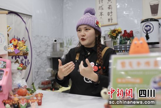 位于成都市郫都区的亚台青(成都)海峡青年创业园内,台湾青年陈韵如开创了台湾奶茶品牌。王磊摄 位于成都市郫都区的亚台青(成都)海峡青年创业园内,台湾青年陈韵如开创了台湾奶茶品牌。王磊摄