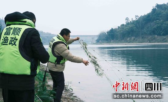 执法监管现场。富顺融媒 供图 执法监管现场。富顺融媒 供图