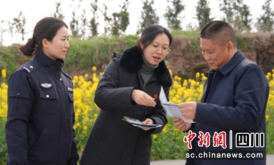 法律知识宣讲。荣县法院 供图 法律知识宣讲。荣县法院 供图