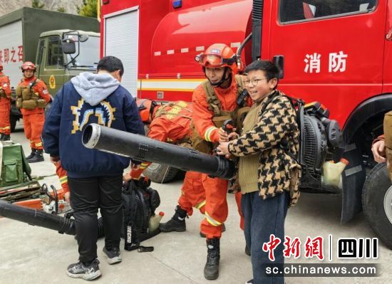 宣传月活动现场。汶川县委宣传部供图 宣传月活动现场。汶川县委宣传部供图