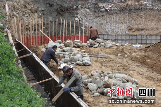 施工现场。曹琳 摄 施工现场。曹琳 摄