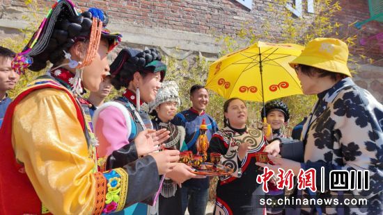 旅游企业家走访越西。(越西县文化广播电视和旅游局供图) 旅游企业家走访越西。(越西县文化广播电视和旅游局供图)