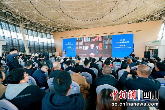 中国工程院院士、农产品质量安全学家李培武线上致辞。四川省农业科学院供图 中国工程院院士、农产品质量安全学家李培武线上致辞。四川省农业科学院供图