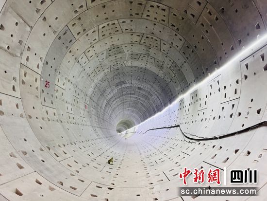 成都轨道交通17号线二期工程成型隧道。成都轨道集团供图 成都轨道交通17号线二期工程成型隧道。成都轨道集团供图