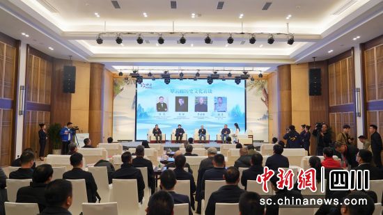 “翠云廊”历史文化访谈。 梓潼县委宣传部供图 “翠云廊”历史文化访谈。 梓潼县委宣传部供图