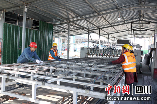 项目建设现场。 绵竹市融媒体中心供图 项目建设现场。 绵竹市融媒体中心供图