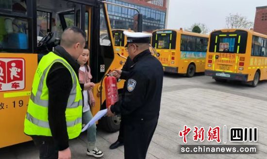 检查培训现场。沿滩融媒供图 检查培训现场。沿滩融媒供图
