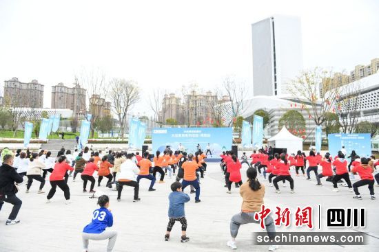 天府绿道健康行大运惠民简阳站17日举行。成都市体育局供图 天府绿道健康行大运惠民简阳站17日举行。成都市体育局供图