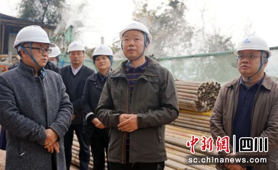 督导调研现场。雨城融媒 供图 督导调研现场。雨城融媒 供图