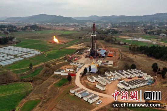 冲刺30亿跑好“第一棒”。刘梅 摄 冲刺30亿跑好“第一棒”。刘梅 摄