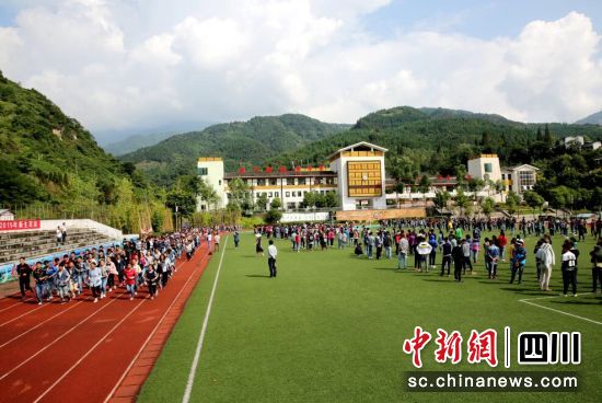 阿坝州汶川水磨藏汉双语学校。汶川县委宣传部供图 阿坝州汶川水磨藏汉双语学校。汶川县委宣传部供图