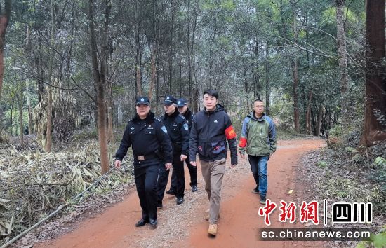 排查整治现场。荣县公安 供图 排查整治现场。荣县公安 供图