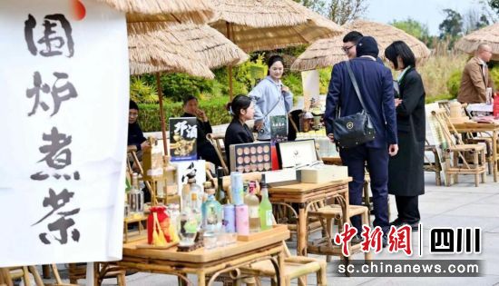 农特产品创业成果展。成都市委人才工作领导小组办公室供图 农特产品创业成果展。成都市委人才工作领导小组办公室供图
