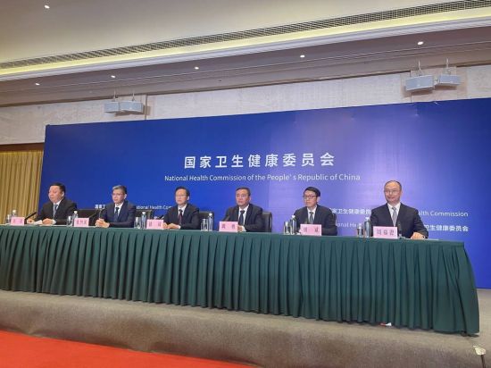 3月27日,国家卫健委召开新闻发布会,介绍推进卫生健康事业高质量发展,护佑人民群众生命健康有关情况。记者 张馨心 摄影 3月27日,国家卫健委召开新闻发布会,介绍推进卫生健康事业高质量发展,护佑人民群众生命健康有关情况。记者 张馨心 摄影