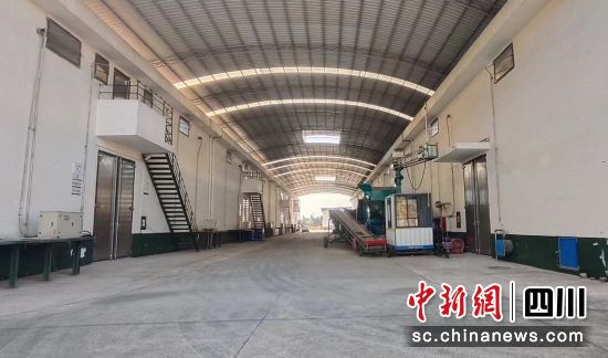 蓬安县常源粮食储备有限公司储量仓库一角。恒丰银行成都分行供图 蓬安县常源粮食储备有限公司储量仓库一角。恒丰银行成都分行供图