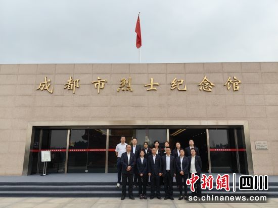 主题党日活动现场。王崇峰 摄 主题党日活动现场。王崇峰 摄