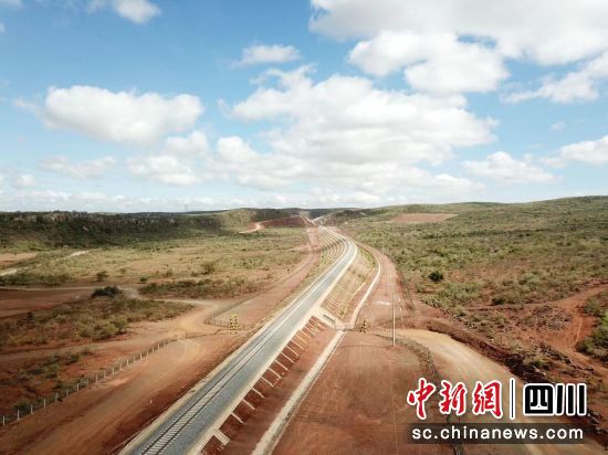 内马铁路。中交四航局 供图 内马铁路。中交四航局 供图