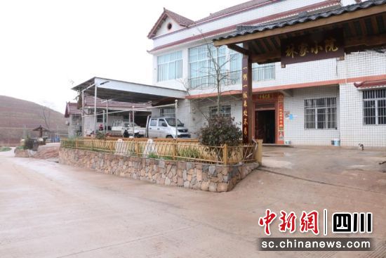 干净整洁的乡间庭院。蒋雪梅 摄 干净整洁的乡间庭院。蒋雪梅 摄