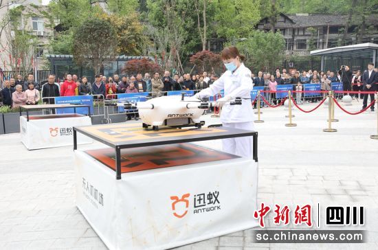 操作现场。自贡市委宣传部 供图 操作现场。自贡市委宣传部 供图