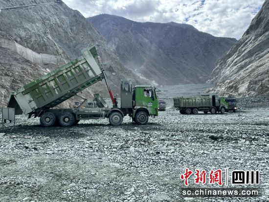 新能源自卸车。华电金上 供图 新能源自卸车。华电金上 供图