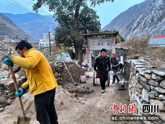 施工现场。汶川县委宣传部供图 施工现场。汶川县委宣传部供图