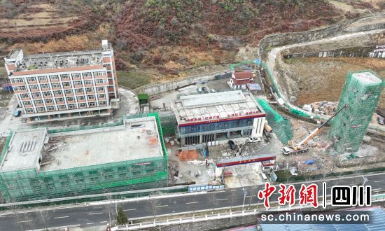 施工中的消防救援站。石棉融媒 供图 施工中的消防救援站。石棉融媒 供图