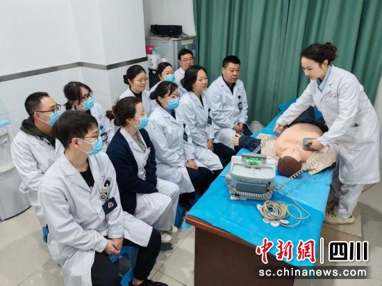 急诊科组织开展护理讲师赛课比赛。四川省成都市病犯监狱供图 急诊科组织开展护理讲师赛课比赛。四川省成都市病犯监狱供图