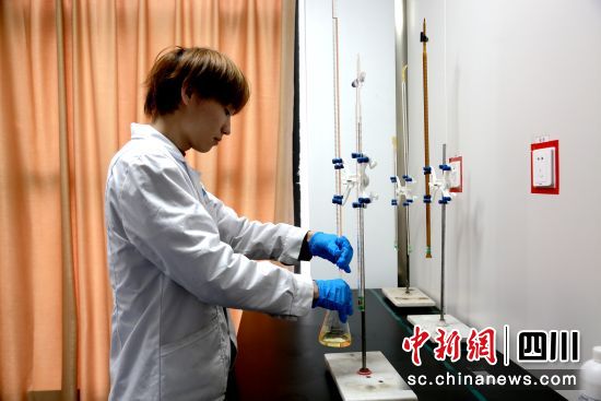 实验室一角。泸县融媒体中心供图 实验室一角。泸县融媒体中心供图