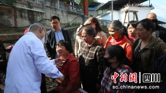 八一骨科医院定点帮扶迎新村。八一骨科医院供图 八一骨科医院定点帮扶迎新村。八一骨科医院供图