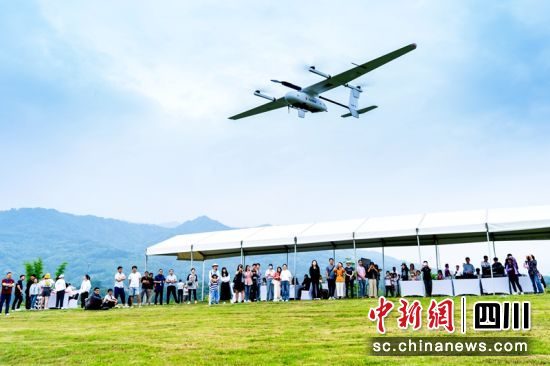 无人机飞行测试现场。成都税务供图 无人机飞行测试现场。成都税务供图